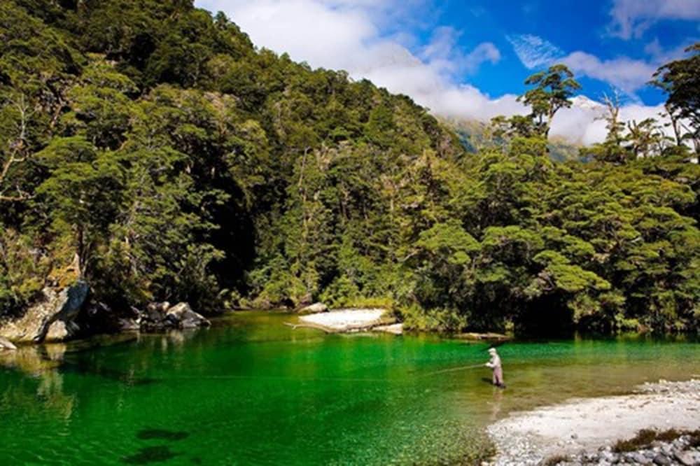 Fiordland Lodge Те-Анау Екстер'єр фото
