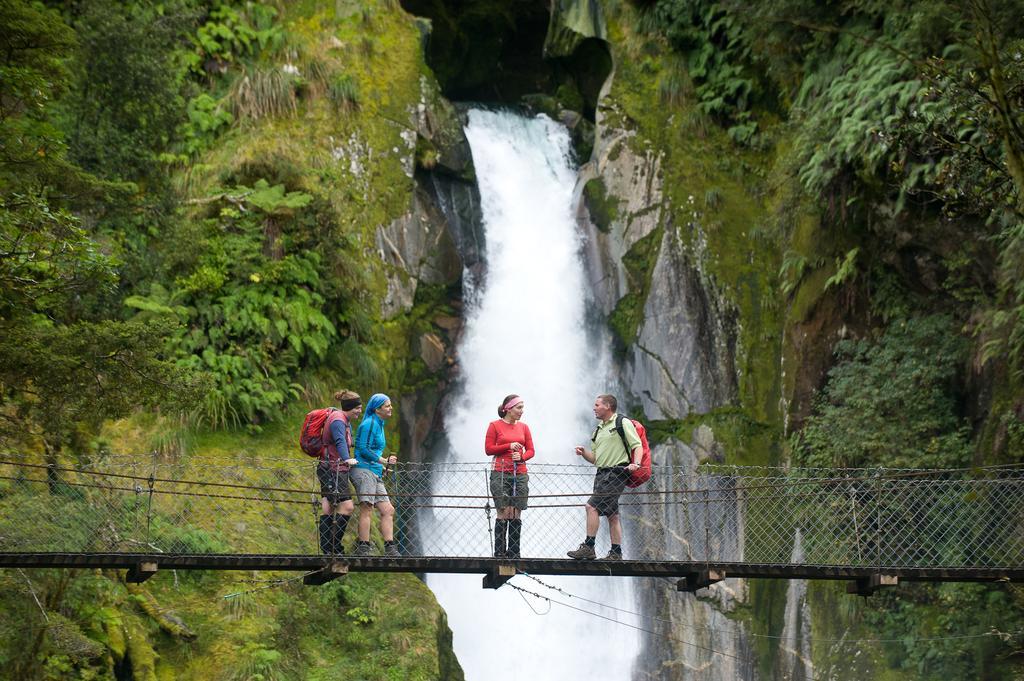 Fiordland Lodge Те-Анау Екстер'єр фото