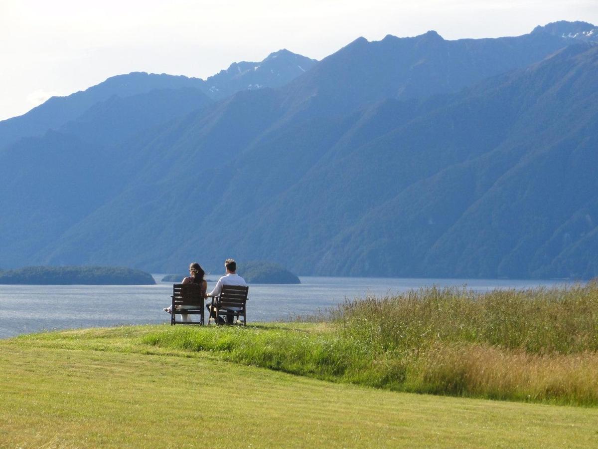 Fiordland Lodge Те-Анау Екстер'єр фото