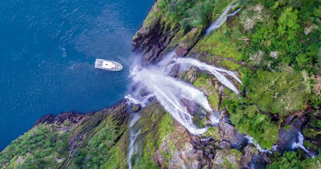 Fiordland Lodge Те-Анау Екстер'єр фото