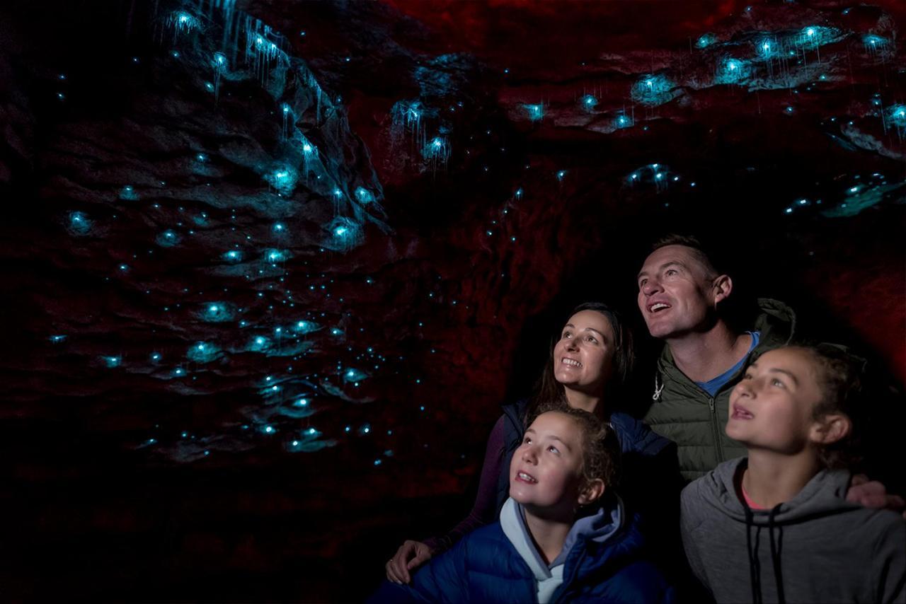 Fiordland Lodge Те-Анау Екстер'єр фото